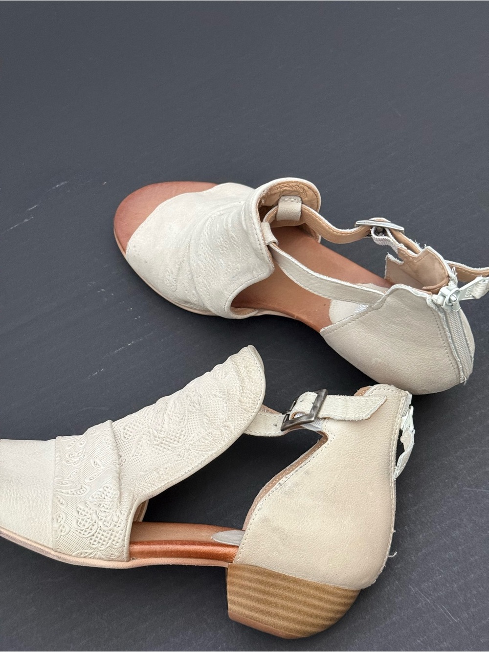 Miz Mooz Cream Leather Open-Toe Sandals Size 41 or 10 - Picture 3 of 11